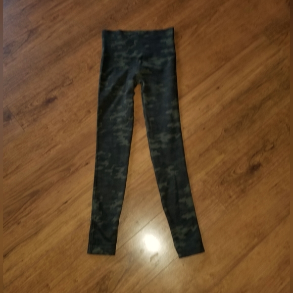 Spanx size small NWOT - Picture 2 of 4